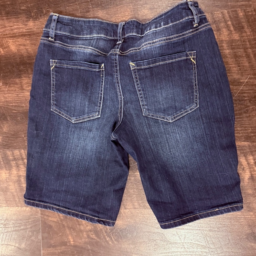 Maurice’s shorts - Picture 2 of 3